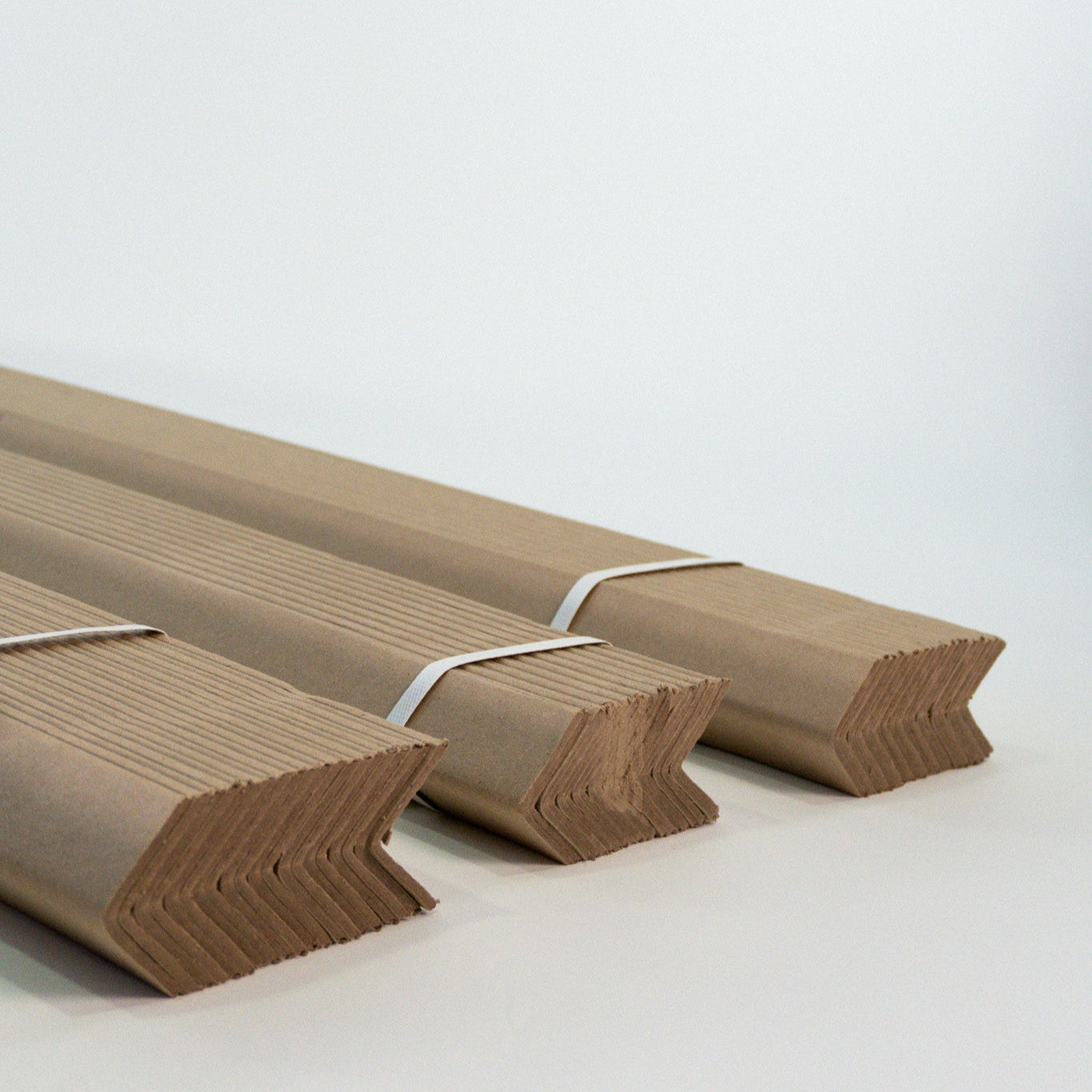 Esquinero de Cartón Kraft – Protección estructural y sustentable