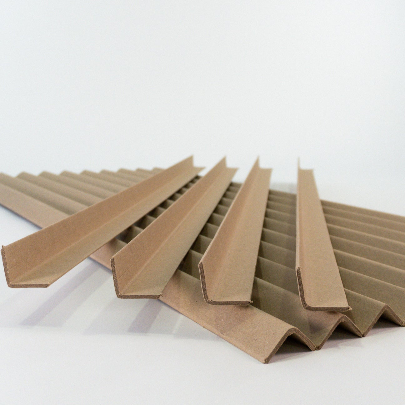 Esquinero de Cartón Kraft – Protección estructural y sustentable
